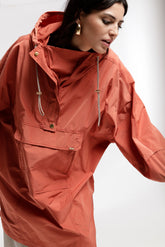 Capa Mural Oversize Con Capucha Tecnico Waterproof